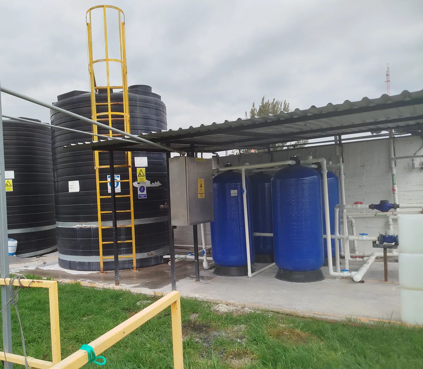 PTAR modular: tanques de 20,000 L y filtros